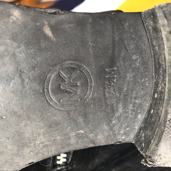 ⬇️ Weekend Sale ⬇️ Michael Kors boots - Picture 8 of 8